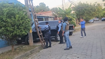 Autoridades hondureñas desmantelan sistema de espionaje clandestino en Villa Florencia