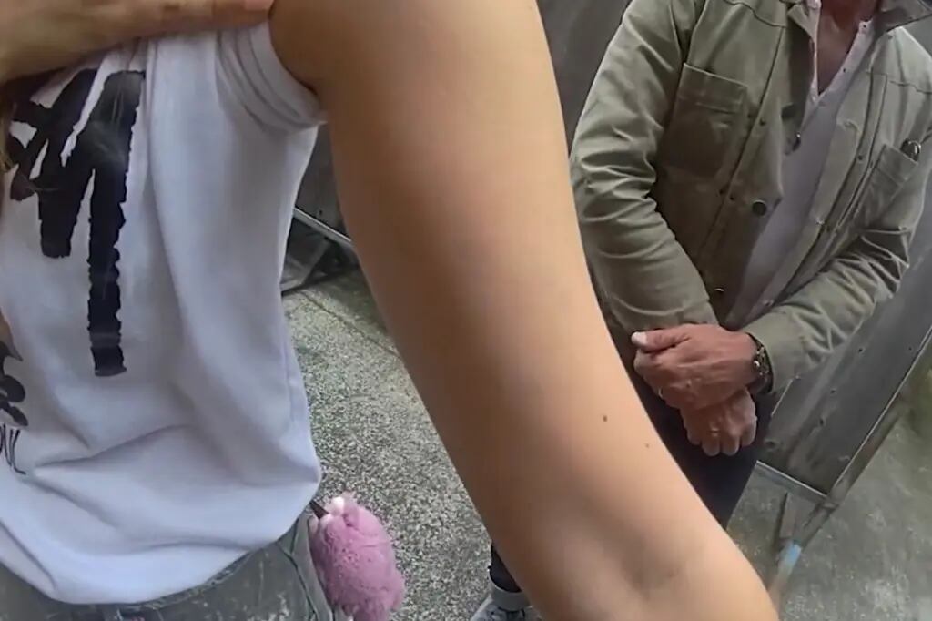 Alicia Hannah-Kim pidió a la policía que documentara la mordida que Martin Kove le dio. (Departamento de Policía de Puyallup)