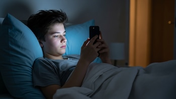 El uso adictivo de pantallas