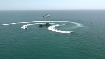 Embarcaciones de Irán y Rusia