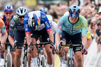 Max Kanter se quedó con el sprint de la etapa 2 en la París-Niza - crédito X/@ParisNice