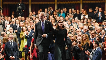 Los looks de las invitadas a los Premios Princesa de Asturias 2026: de Paloma Rocasolano con un conjunto clásico a los diamantes de Antonela Roccuzzo