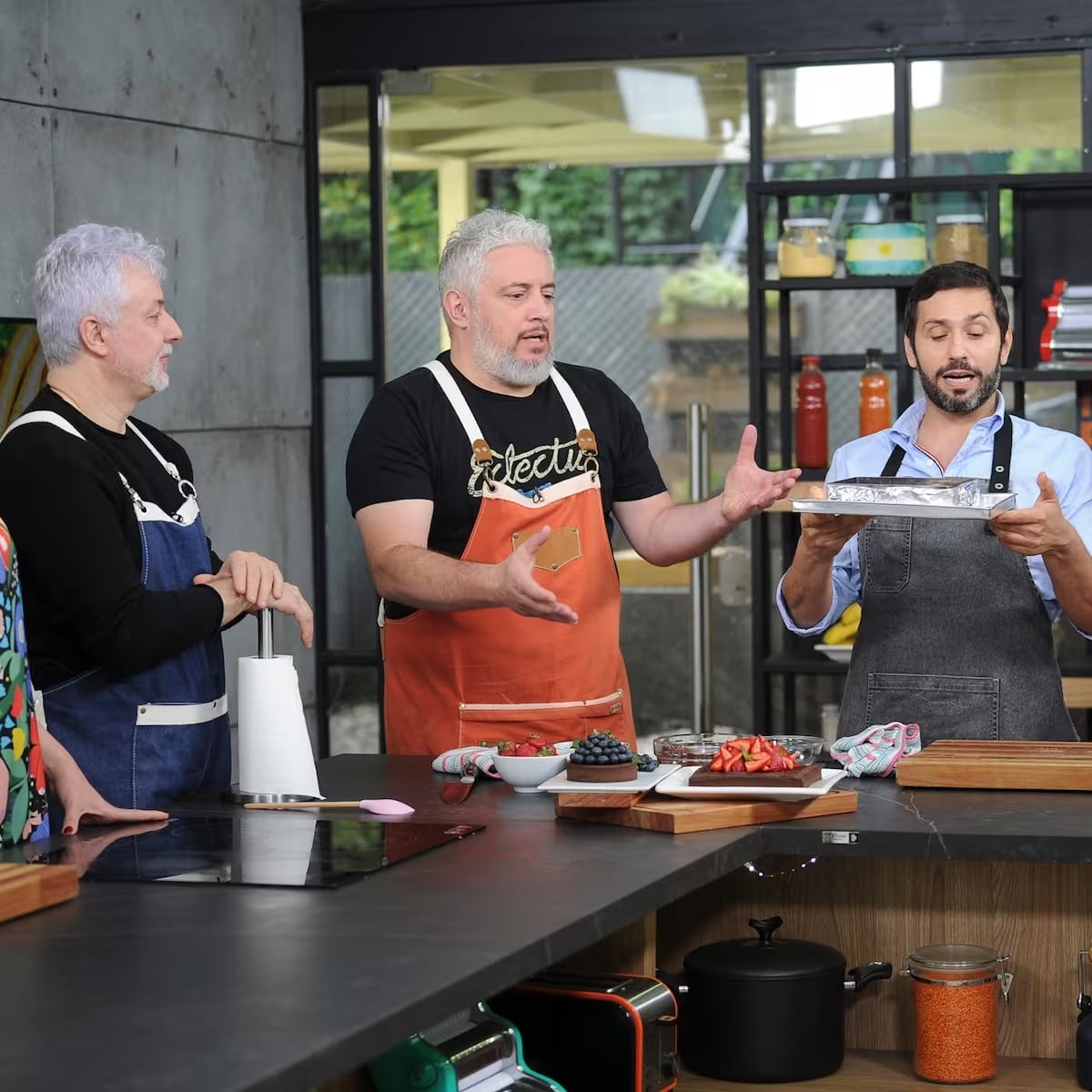 MAriano Peluffo conduciendo MasterChef