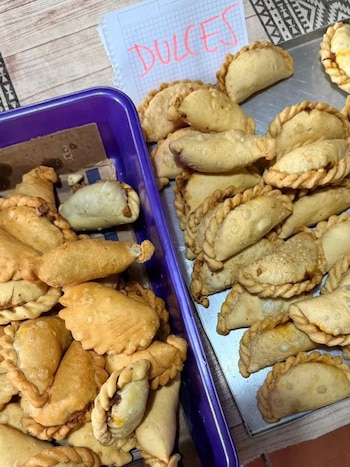 El padre de Mauro Icardi vendió locro y empanadas por el 25 de mayo: los precios y cuánto recaudó