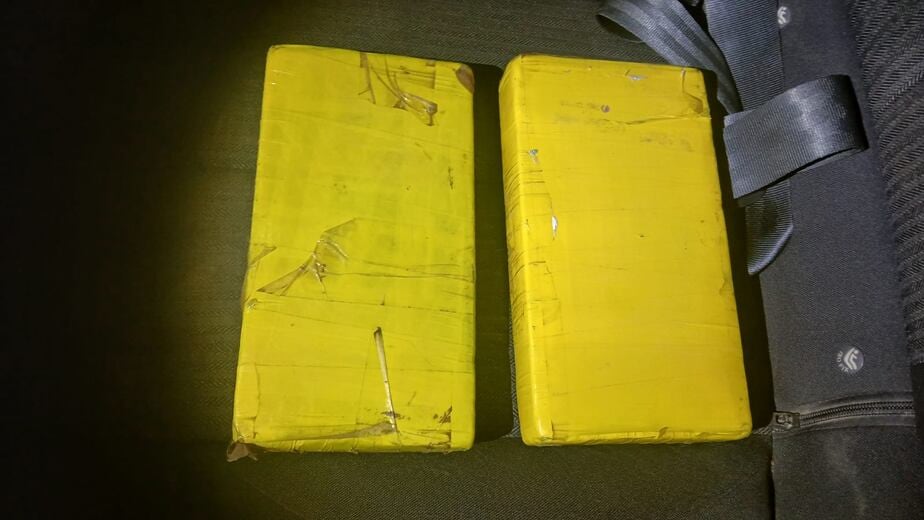 Una policía retirada fue detenida en Córdoba con más de un kilo de cocaína en su auto (Policía - La Voz)