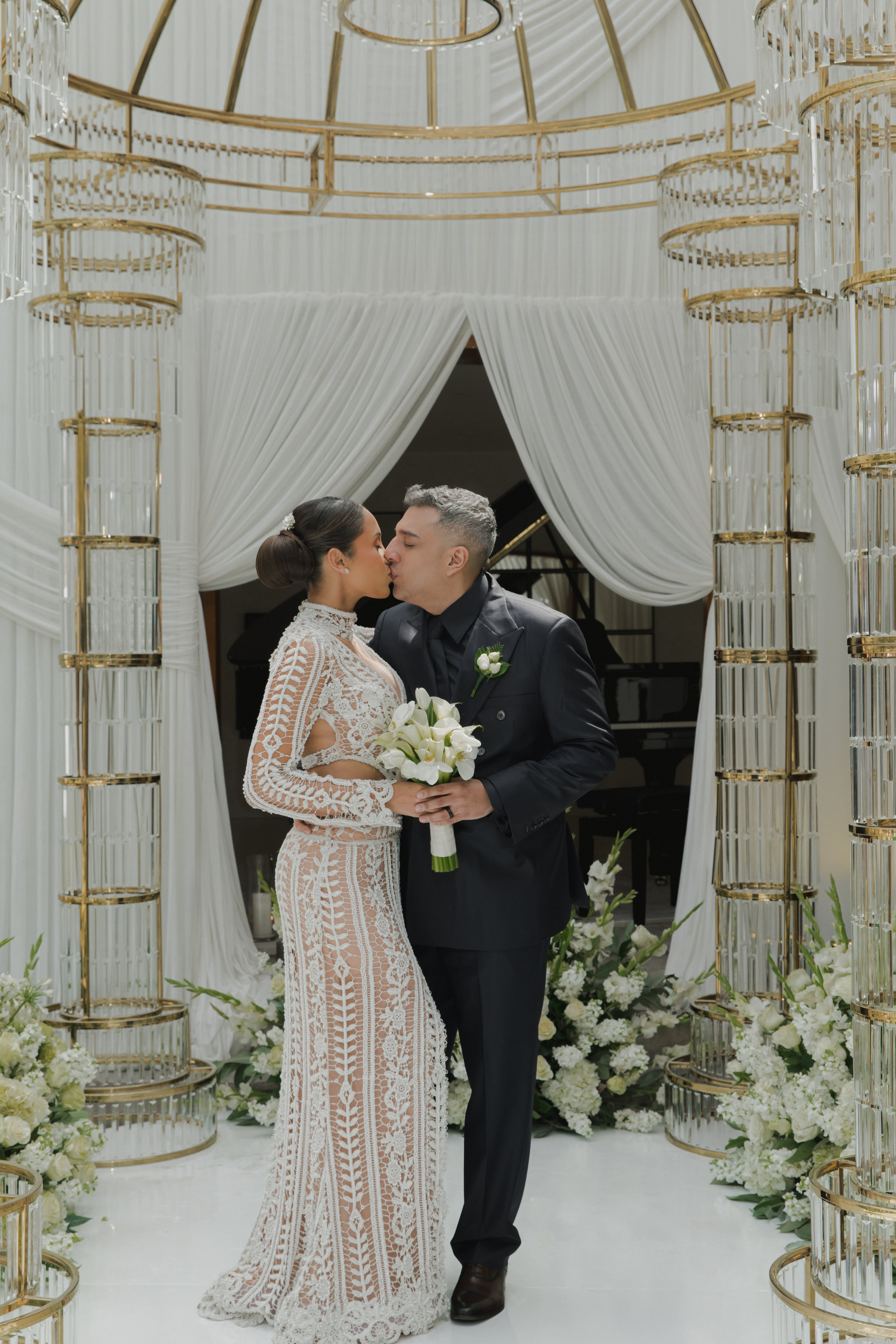 Ricardo Mendoza y Katya Mosquera eligieron una boda sin protocolo tradicional, con entradas al altar marcadas por música de Naruto y Disney adaptada para piano. (Carlos Salazar)