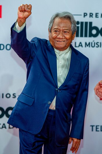 Manzanero realizó unas seis giras