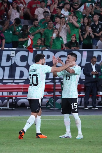 Henry Martín pidió a los