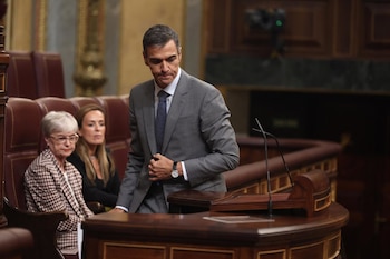 02/10/2026 El presidente del Gobierno, Pedro Sánchez, interviene durante una sesión plenaria, en el Congreso de los Diputados, a 2 de octubre de 2026, en Madrid (España). El Congreso vota hoy la convalidación o derogación de los dos Reales Decretos en materia de vivienda publicados por el Gobierno esta semana en el BOE. En concreto se tratan del Real Decreto-ley 26/2026, de 29 de septiembre, por el que se adoptan medidas urgentes para la protección de la función social de la vivienda y la ampliación de la oferta de vivienda asequible, y del Real Decreto-ley 27/2026, de 29 de septiembre, por el que se adoptan medidas urgentes para reforzar la estabilidad de los contratos de arrendamiento de vivienda habitual.
POLITICA
Eduardo Parra - Europa Press