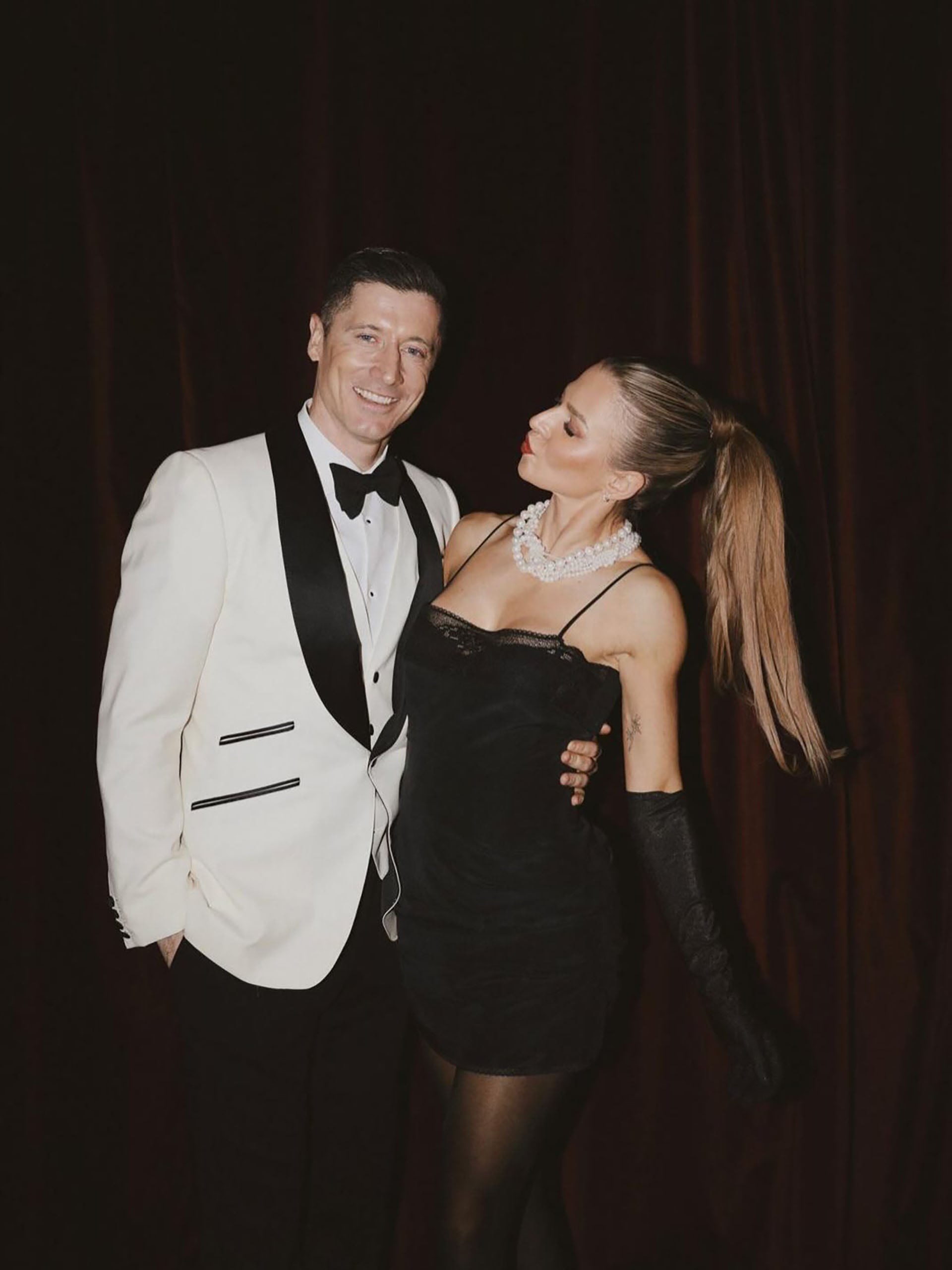 Robert Lewandowski se visitó de gala para recibir el año nuevo