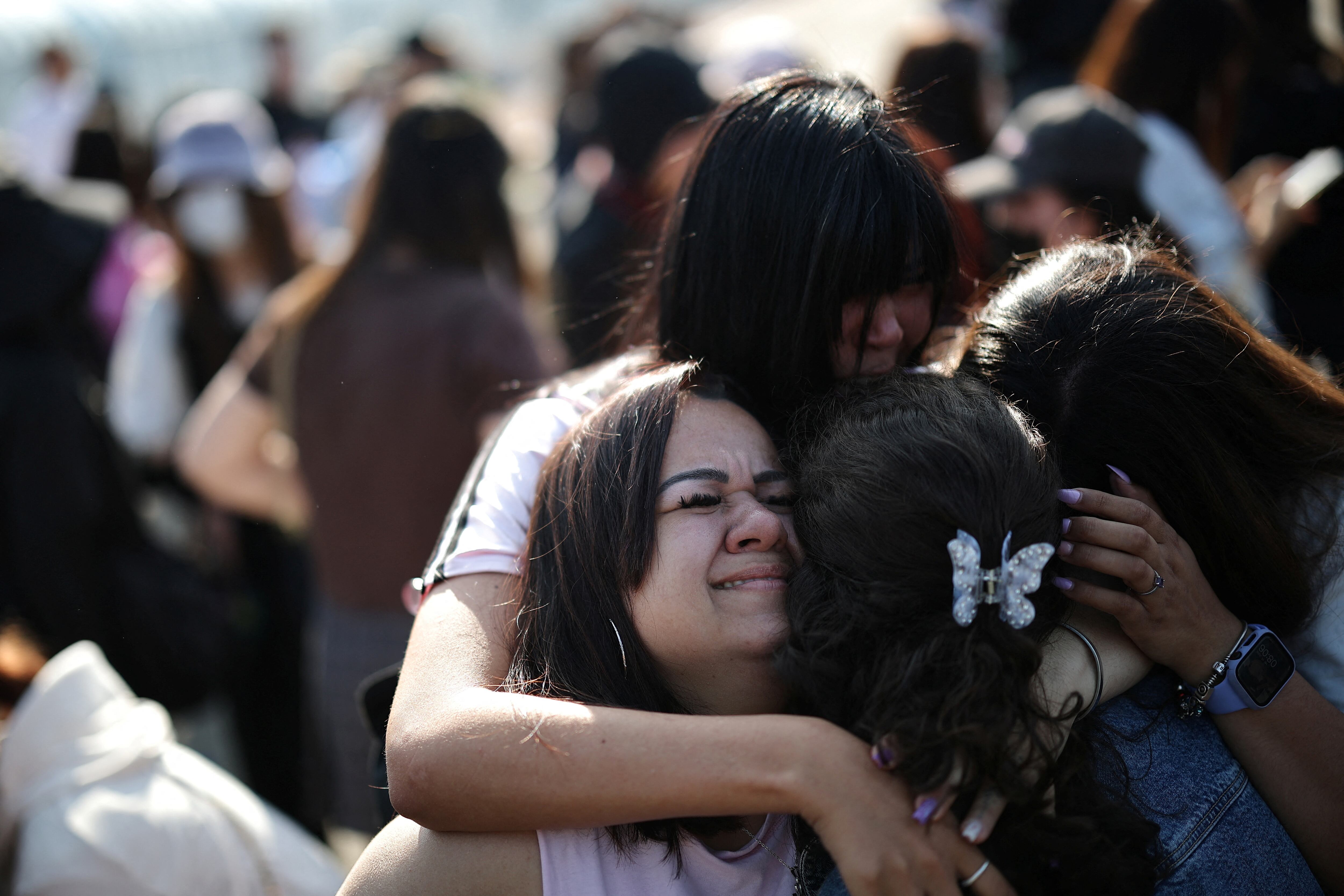 Los idols fueron recibidos entre aplausos y lágrimas por sus seguidores en el condado de Yeoncheon, provincia de Gyeonggi (REUTERS/Kim Hong-Ji)