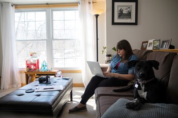 Las primeras veces que las mascotas se quedan solas no deberían durar demasiado tiempo (Reuters)