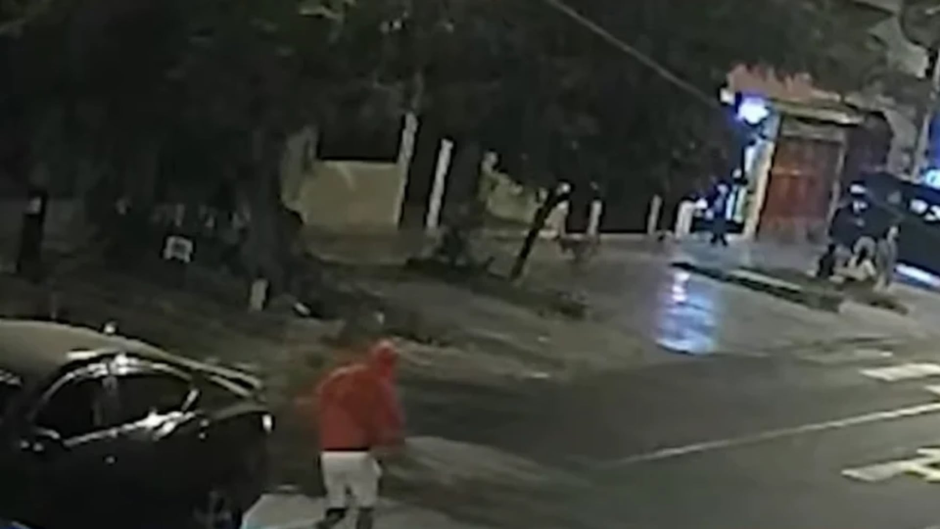 Dueños de negocios cercanos al lugar afirmaron que reforzaron la seguridad de sus locales y, en algunos casos, mantienen las puertas cerradas por los intentos de robo| Foto: Panamerica Noticias