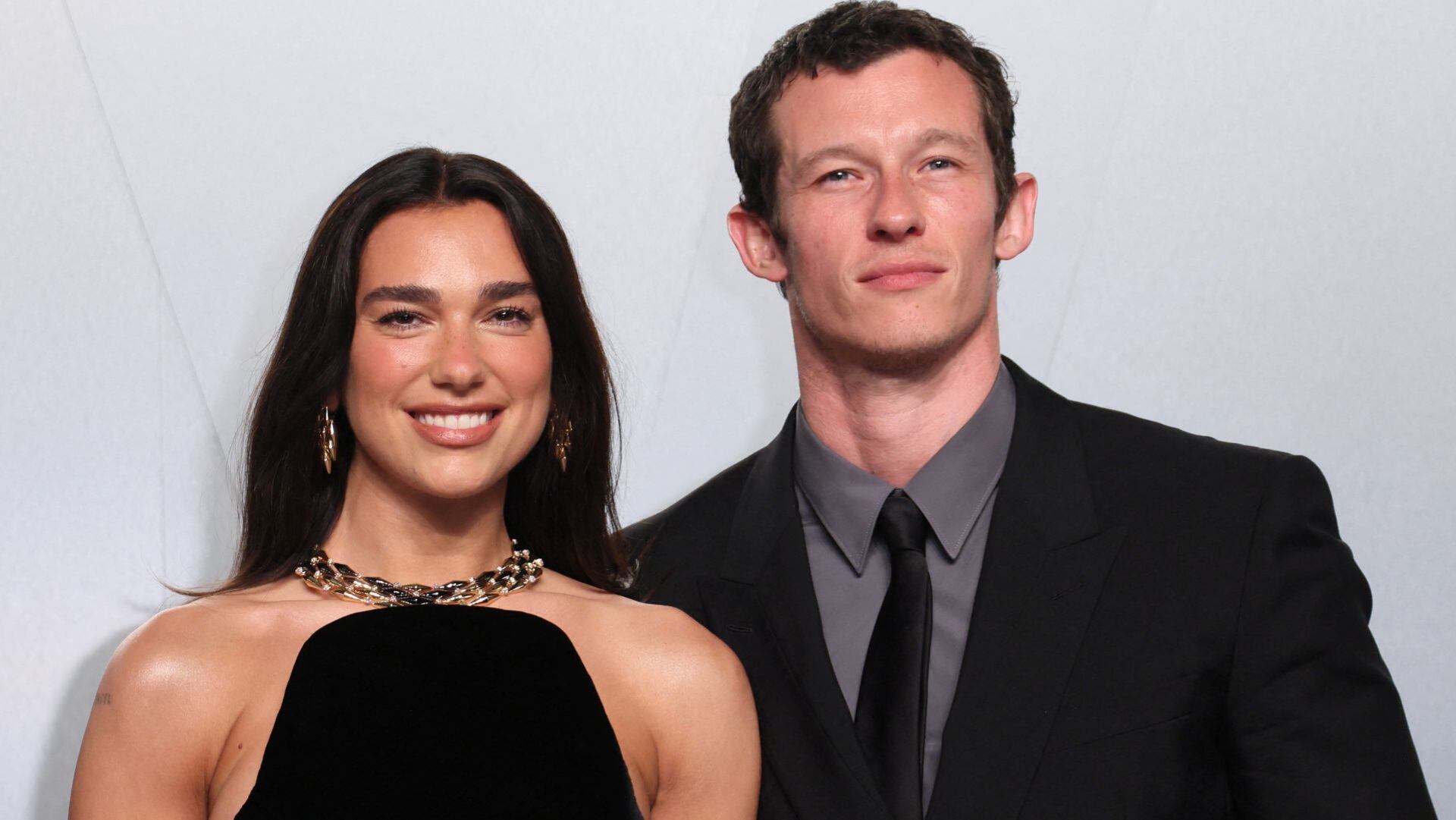 Dua Lipa y Callum Turner contrajeron matrimonio en una íntima ceremonia civil en Old Marylebone Town Hall, Londres (REUTERS/Danny Moloshok)