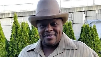 Arrestan a cinco jóvenes por