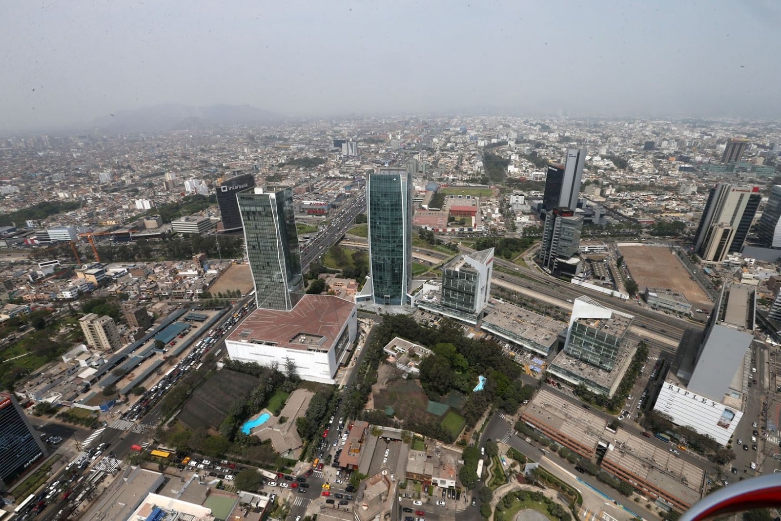 Alquiler de oficinas: Lima quedó entre los mercados regionales con vacancia de un dígito, junto con Bogotá y Santiago