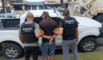 Agentes de la Oficina Central Nacional INTERPOL San José del OIJ realizaron la detención del estadounidense requerido por el FBI en el sector de Pavas. Crédito: OIJ