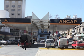 Combustibles aumentaron un 7% en abril y volvieron a aumentar en mayo (EFE/Iván Franco)
