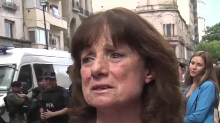 Personal de seguridad impidió que Vilma Ripoll dialogara con el presidente Javier Milei sobre la situación sanitaria