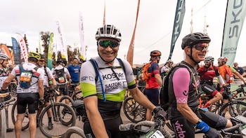 Miguel Induráin y el Kosner-Saltoki Home participarán en la Titan Desert como homenaje a August Pascual