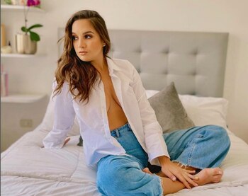 Francesca es madre de Adriano,