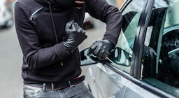 Fue a hacer las compras y le robaron la camioneta en la playa de estacionamiento: cuánto deberá pagarle el supermercado