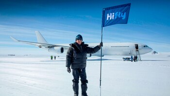 Carlos Mirpuri en la Antártida