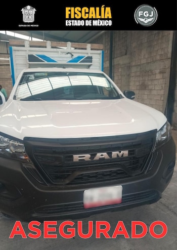 Cateo en Cuautitlán Izcalli termina con cinco detenidos, un tractocamión recuperado y autopartes aseguradas por más de 400 mil pesos. Crédito: FGJEM