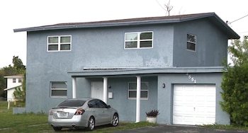 APROPIACIÓN DE CASA - POLICÍA - FLORIDA