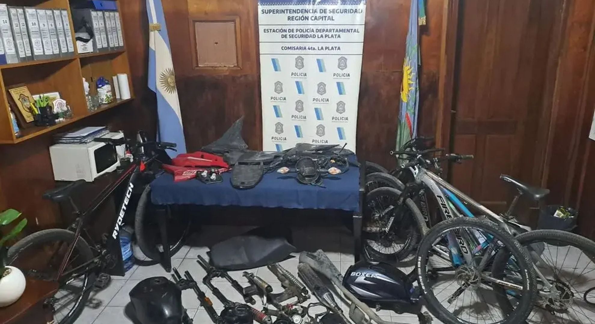 Parte de las partes que fueron recuperadas en el operativo (Gentileza: 0221)