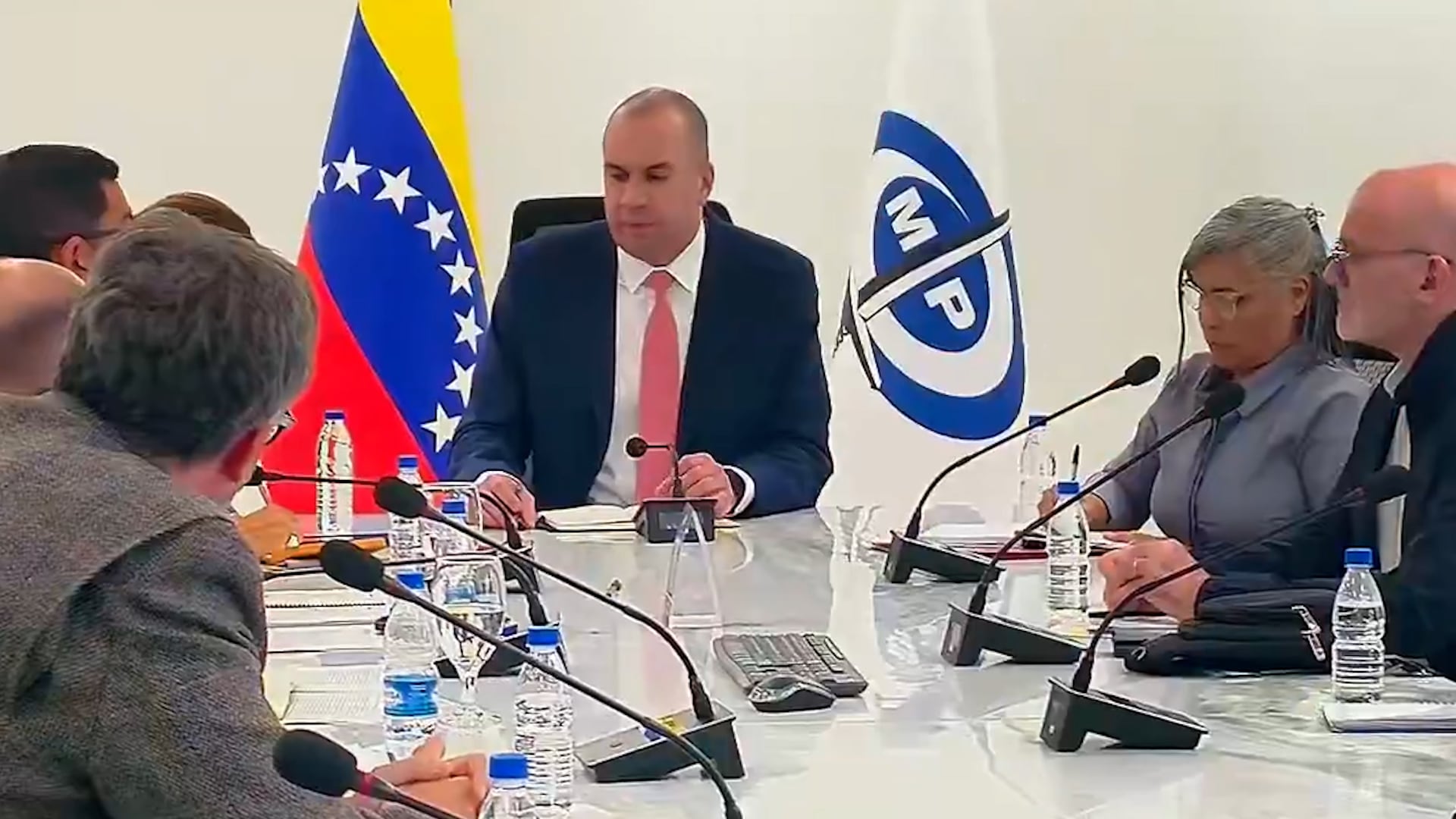 Larry Devoe se reunió con representantes de distintas ONG (Larry Devoe en X)