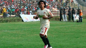 Gustavo Rodas encandiló en Perú por su brillantez con el balón. - Crédito: Difusión