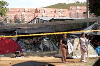 En Cali hay entre 600 y 700 rescatistas trabajando para hallar sobrevivientes entre los escombros - crédito Ernesto Guzmán/EFE