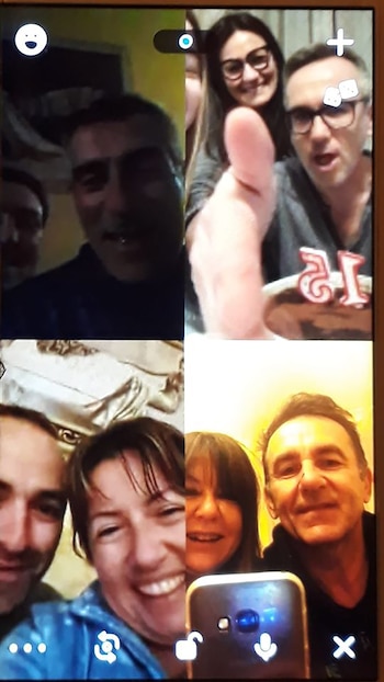 Las videollamadas grupales entre familiares