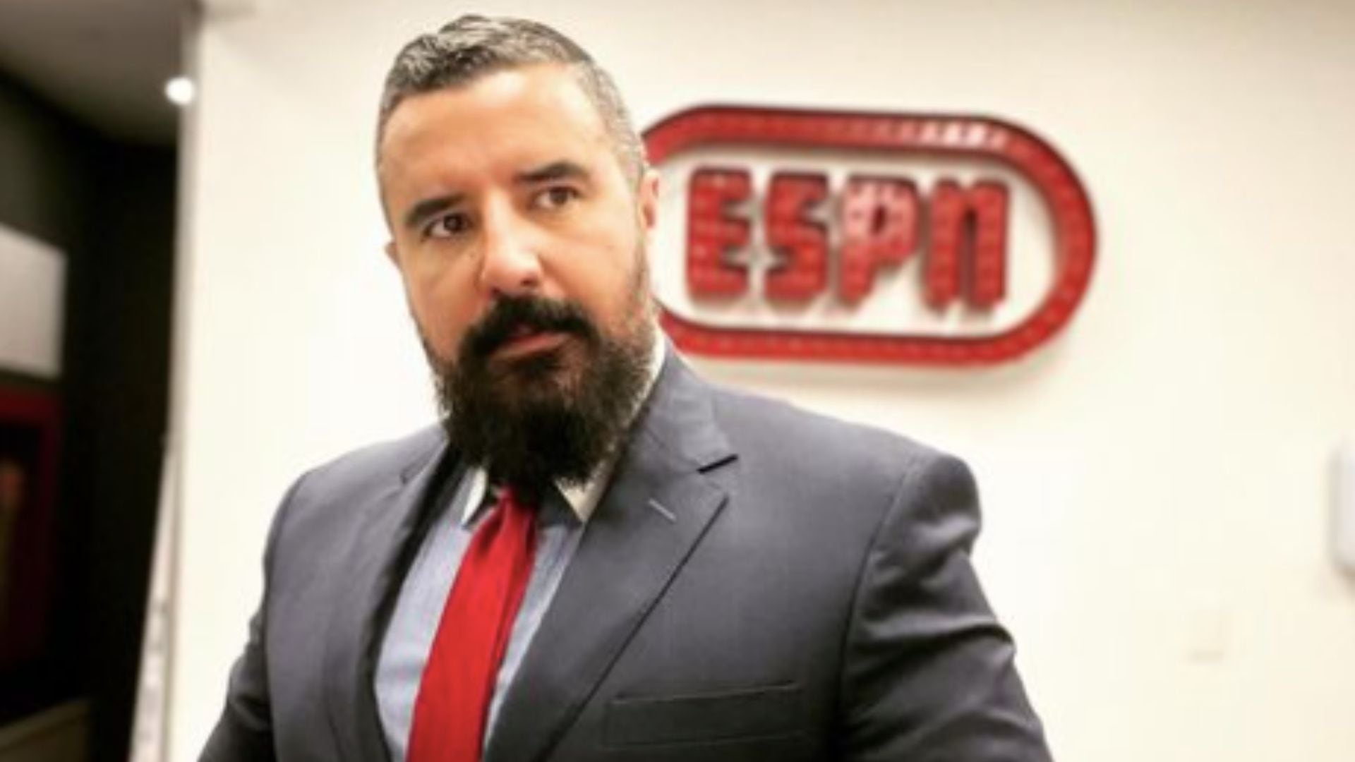 En 2023, el Brujo Morales se desempeñó como auxiliar técnico en el club Valle de Xico de la Tercera División (Instagram/@alvaritomorales)