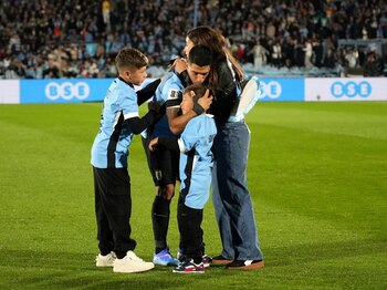 Luis Suárez con sus tres