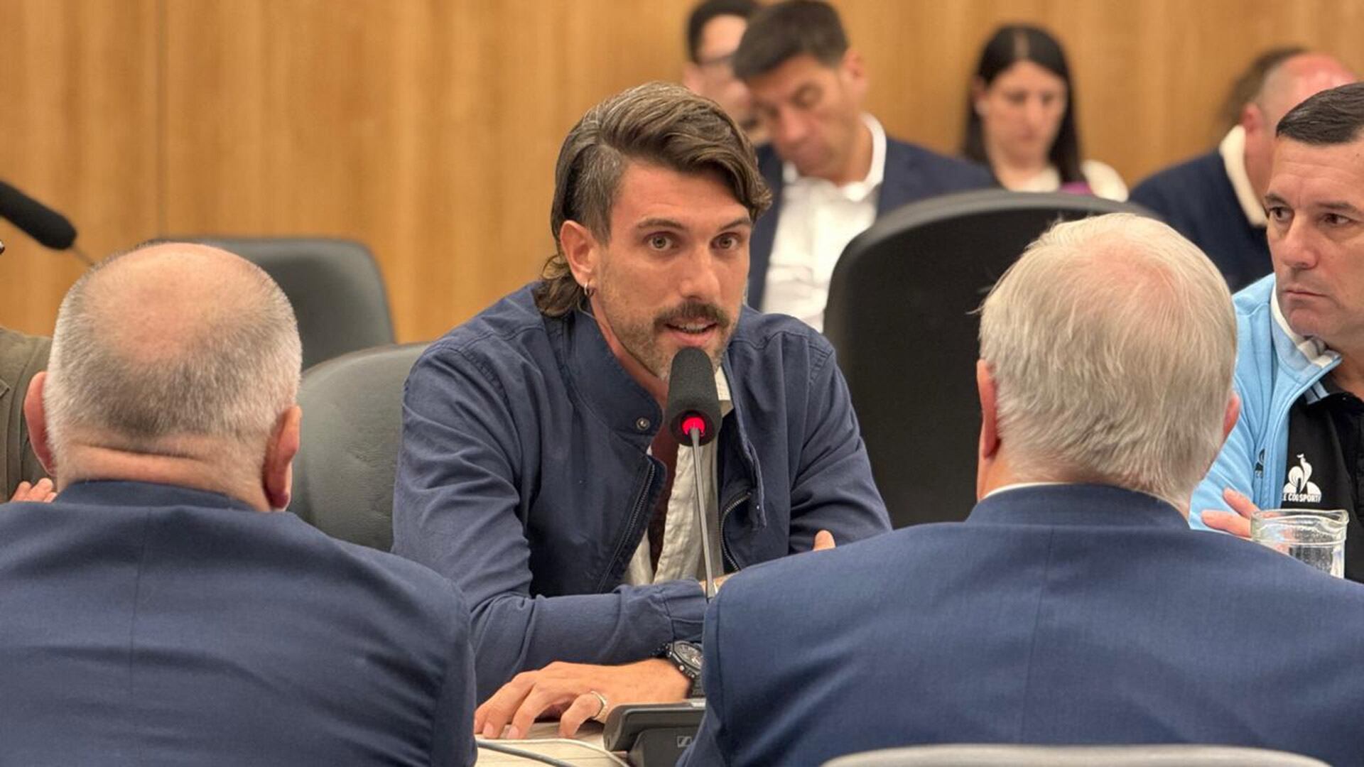 Facundo Conte, medallista olímpicoo y gloria del vóley argentinoo (COA)