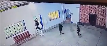 Los fieles se encontraban velando y orando cuando fueron agredidos por los asaltantes.
Foto: Captura de pantalla / Redes sociales