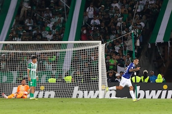 Rodrigo Contreras de Millonarios celebra
