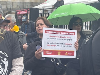 Una organización de educadores incluyó en su pliego la habilitación urgente de inscripciones y la aplicación estricta de normas sobre inclusión, en una concentración realizada el 3 de junio en el centro - crédito Fecode