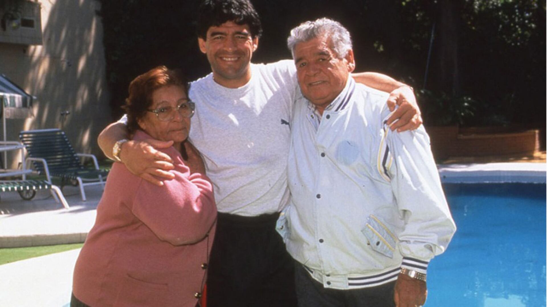 Don Diego, su esposa y Pelusa en la casa de Villa Devoto