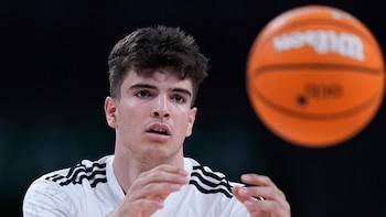 Los Celtics arrasan a unos Bucks sin Antetokounmpo con presencia testimonial de Hugo González