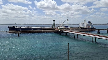 El petrolero enviada por Rusia a Cuba zarpa de Matanzas tras entregar 100.000 toneladas de petróleo