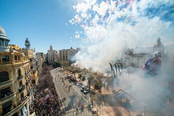 Espectáculo de pirotecnia durante las