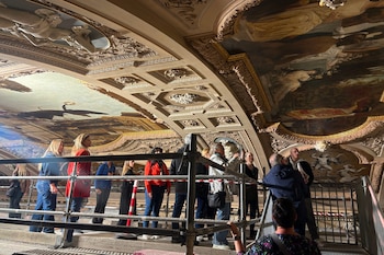 El arte secreto de Gustav Klimt: cómo son las visitas guiadas al techo del Burgtheater