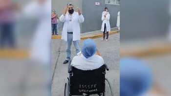 Entre aplausos despidieron del hospital