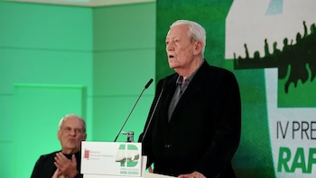 Rafael Escuredo apoya a Sánchez pero pide "un Congreso extraordinario" del PSOE para renovar su dirección