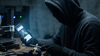 Un experto en ciberseguridad reveló por qué nunca se deben publicar fotos de las llaves en Internet