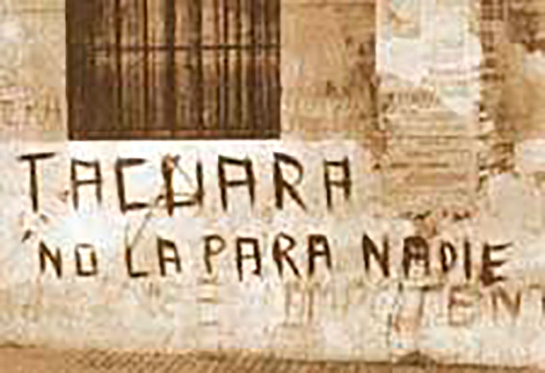 El asalto al Policlínico Bancario había sido planificado y llevado a cabo por miembros del Movimiento Nacionalista Revolucionario Tacuara (MNRT), un desprendimiento por izquierda del Movimiento Nacionalista Tacuara, una organización de ultraderecha de corte antisemita y anticomunista