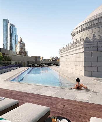 La piscina es muy particular